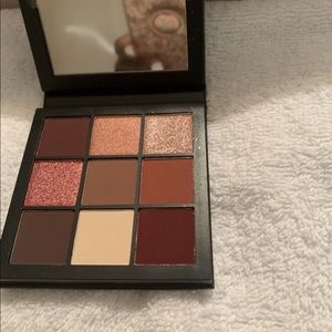 Huda beauty palette
